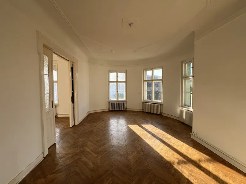 Große 5-Zimmer Altbauwohnung — photo 1